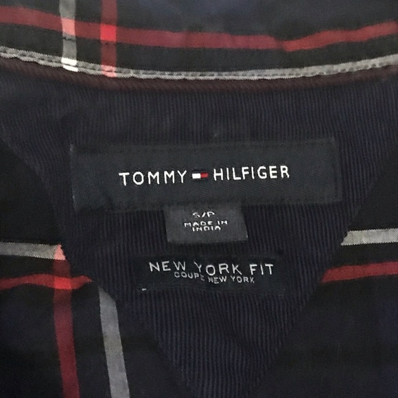Tommy Hilfiger New York fit long sleeve button up. - Picture 2 of 2